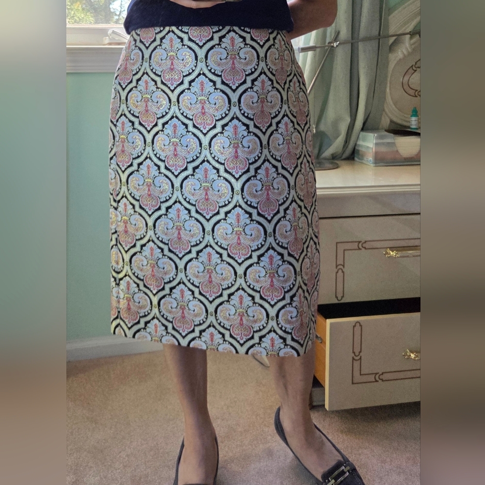 Talbots Pencil Skirt Pink and Black Patterned. Sise 10.